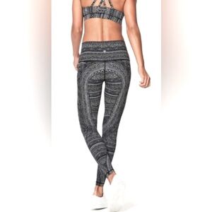 🖤 Lululemon Entwined Wunder Under Size 6